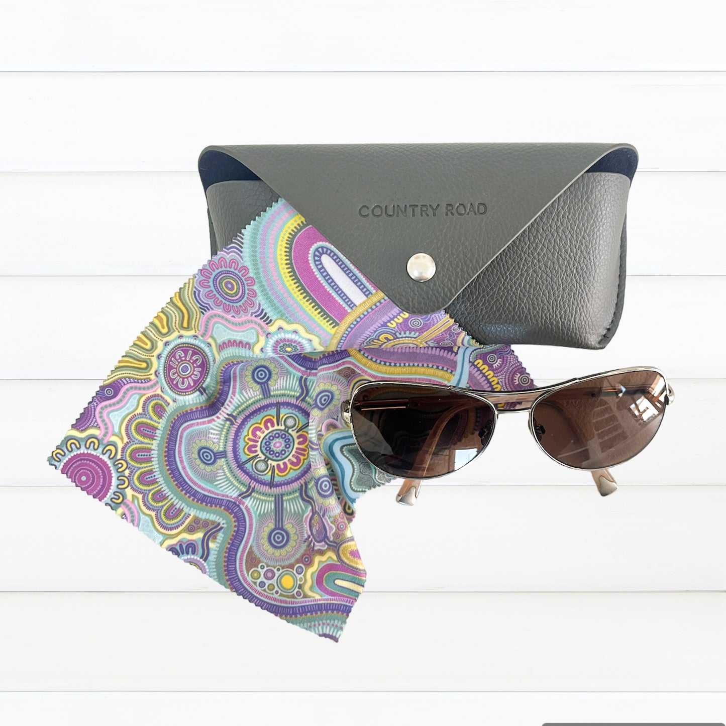 Indigico Aboriginal Art Microfibre Lens and Screen Cloth - 'Guwaabal' artwork by Amy Allerton